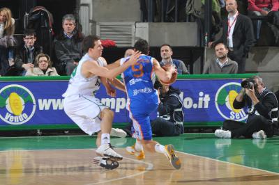 TREVISO 06 01 2011 LBA, CAMPIONATO 2010-2011 BENETTON TREVISO BASKET BRINDISI