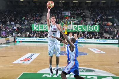 TREVISO 06 01 2011 LBA, CAMPIONATO 2010-2011 BENETTON TREVISO BASKET BRINDISI