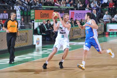 TREVISO 06 01 2011 LBA, CAMPIONATO 2010-2011 BENETTON TREVISO BASKET BRINDISI