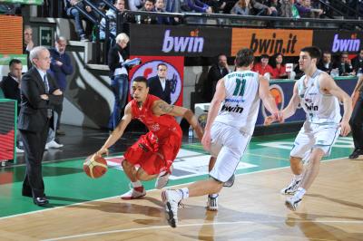 TREVISO 29 01 2011 LBA, CAMPIONATO 2010-2011 BENETTON TREVISO BASKET - ARMANI JEANS MILANO