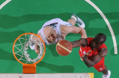 TREVISO 29 01 2011 LBA, CAMPIONATO 2010-2011 BENETTON TREVISO BASKET - ARMANI JEANS MILANO