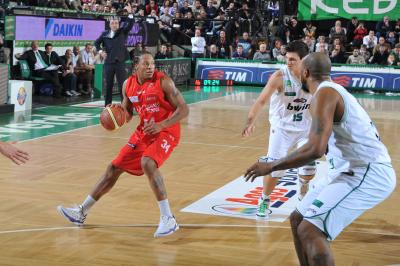 TREVISO 29 01 2011 LBA, CAMPIONATO 2010-2011 BENETTON TREVISO BASKET - ARMANI JEANS MILANO