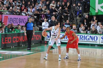 TREVISO 29 01 2011 LBA, CAMPIONATO 2010-2011 BENETTON TREVISO BASKET - ARMANI JEANS MILANO