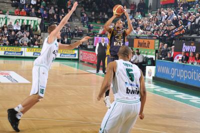 TREVISO 06 02 2011 LBA, CAMPIONATO 2010-2011 BENETTON TREVISO BASKET MONTEGRANARO