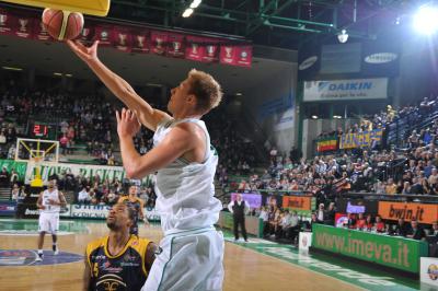 TREVISO 06 02 2011 LBA, CAMPIONATO 2010-2011 BENETTON TREVISO BASKET MONTEGRANARO