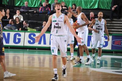 TREVISO 06 02 2011 LBA, CAMPIONATO 2010-2011 BENETTON TREVISO BASKET MONTEGRANARO