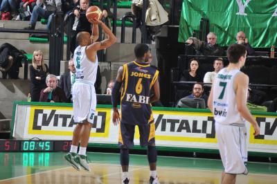TREVISO 06 02 2011 LBA, CAMPIONATO 2010-2011 BENETTON TREVISO BASKET MONTEGRANARO