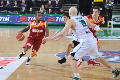 TREVISO 27 02 2011 LBA, CAMPIONATO 2010-2011 BENETTON TREVISO BASKET - LOTTOMATICA ROMA