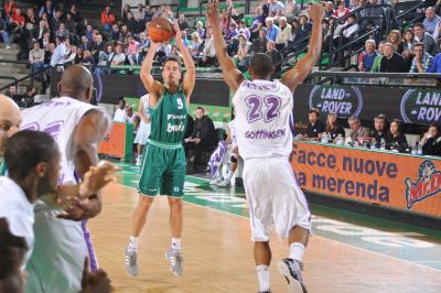 TREVISO 30 03 2011 EUROCUP  2010-2011 BENETTON BASKET - GOETTINGER