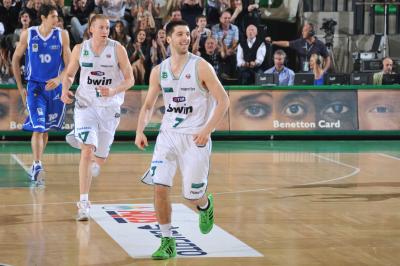 TREVISO 09 04 2011 LBA, CAMPIONATO 2010-2011 BENETTON TREVISO BASKET - DINAMO SASSARI