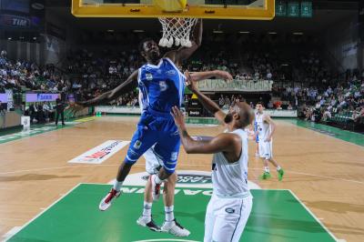 TREVISO 09 04 2011 LBA, CAMPIONATO 2010-2011 BENETTON TREVISO BASKET - DINAMO SASSARI