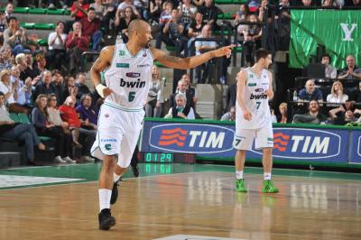 TREVISO 09 04 2011 LBA, CAMPIONATO 2010-2011 BENETTON TREVISO BASKET - DINAMO SASSARI