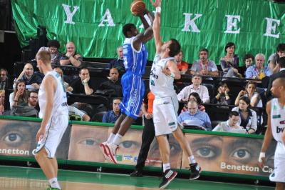 TREVISO 09 04 2011 LBA, CAMPIONATO 2010-2011 BENETTON TREVISO BASKET - DINAMO SASSARI