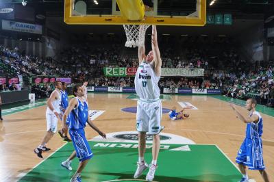 TREVISO 09 04 2011 LBA, CAMPIONATO 2010-2011 BENETTON TREVISO BASKET - DINAMO SASSARI