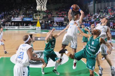 TREVISO 16 04 2011 EUROCUP  2010-2011 BENETTON BASKET - CAJASOL SEVILLA