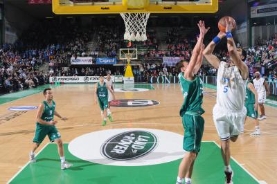 TREVISO 16 04 2011 EUROCUP  2010-2011 BENETTON BASKET - CAJASOL SEVILLA