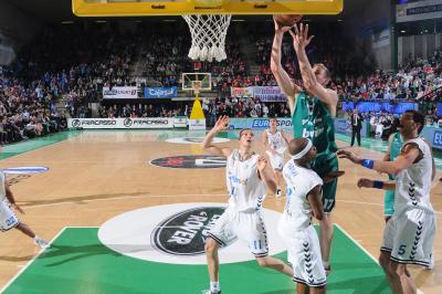 TREVISO 16 04 2011 EUROCUP  2010-2011 BENETTON BASKET - CAJASOL SEVILLA