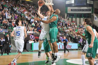 TREVISO 16 04 2011 EUROCUP  2010-2011 BENETTON BASKET - CAJASOL SEVILLA