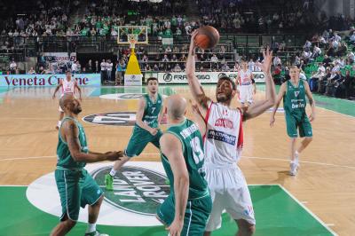 TREVISO 17 04 2011 EUROCUP  2010-2011 BENETTON BASKET - CEDEVITA ZAGABRIA