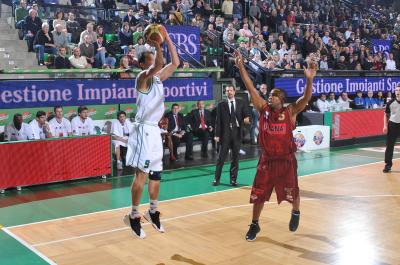 TREVISO 08 01 2012 LBA, CAMPIONATO 2011-2012 BENETTON TREVISO BASKET - UMANA REYER VENEZIA
