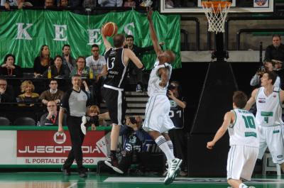 TREVISO 15 04 2012 LBA, CAMPIONATO 2011-2012 BENETTON TREVISO BASKET - VIRTUS BOLOGNA