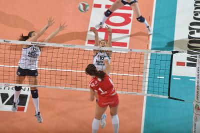 TREVISO 22 12 2012 LEGAVOLLEY FEMMINILE, CAMPIONATO 2011-2012 PROSECCO DOC IMOCO - YAMAMAI