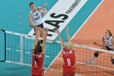 TREVISO 22 12 2012 LEGAVOLLEY FEMMINILE, CAMPIONATO 2011-2012 PROSECCO DOC IMOCO - YAMAMAI