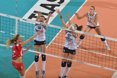 TREVISO 22 12 2012 LEGAVOLLEY FEMMINILE, CAMPIONATO 2011-2012 PROSECCO DOC IMOCO - YAMAMAI