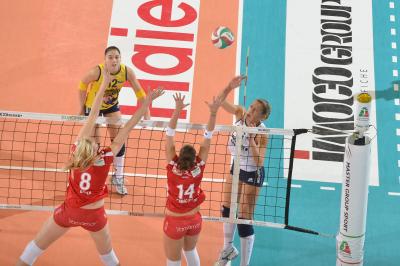 TREVISO 22 12 2012 LEGAVOLLEY FEMMINILE, CAMPIONATO 2011-2012 PROSECCO DOC IMOCO - YAMAMAI