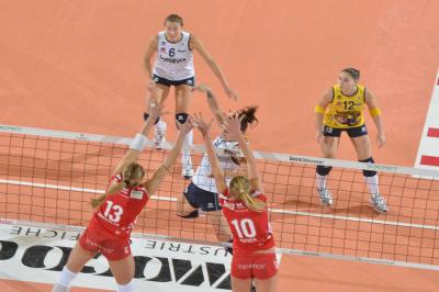 TREVISO 22 12 2012 LEGAVOLLEY FEMMINILE, CAMPIONATO 2011-2012 PROSECCO DOC IMOCO - YAMAMAI