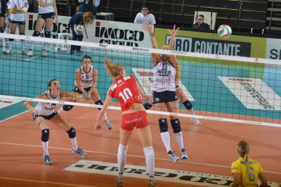 TREVISO 22 12 2012 LEGAVOLLEY FEMMINILE, CAMPIONATO 2011-2012 PROSECCO DOC IMOCO - YAMAMAI