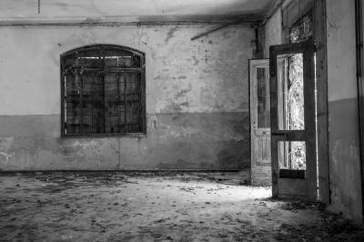 ISOLA DI POVEGLIA 15 04 2014 ARCHEOLOGIA INDUSTRIALE - OSPEDALE AL MARE