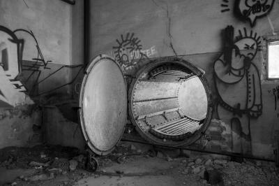 ISOLA DI POVEGLIA 15 04 2014 ARCHEOLOGIA INDUSTRIALE - OSPEDALE AL MARE