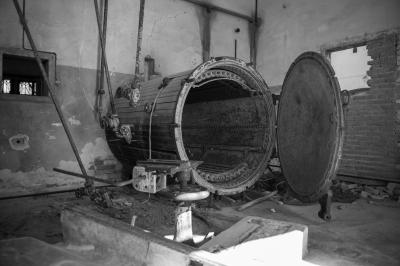 ISOLA DI POVEGLIA 15 04 2014 ARCHEOLOGIA INDUSTRIALE - OSPEDALE AL MARE