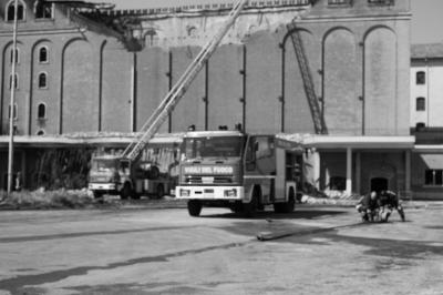 TREVISO 08 04 2015 ARCHEOLOGIA INDUSTRIALE - INCENDIO CHIARI E FORTI