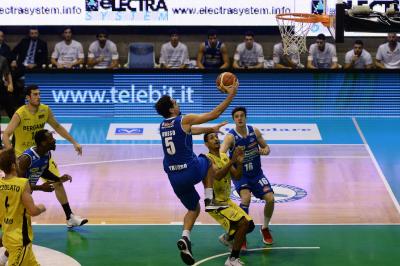 TREVISO 08 10 2017 LNP CAMPIONATO 2017-2018 NUTRIBULLET TREVISO BASKET - BERGAMO
