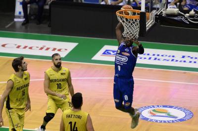 TREVISO 08 10 2017 LNP CAMPIONATO 2017-2018 NUTRIBULLET TREVISO BASKET - BERGAMO
