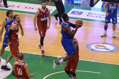 TREVISO 22 10 2017 LNP CAMPIONATO 2017-2018 NUTRIBULLET TREVISO BASKET - FORLI