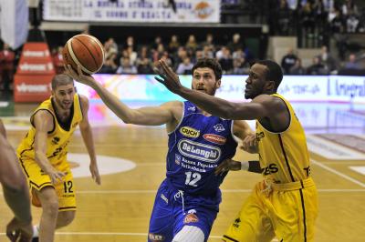 TREVISO 19 11 2017 LNP CAMPIONATO 2017-2018 NUTRIBULLET TREVISO BASKET - VERONA