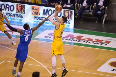 TREVISO 19 11 2017 LNP CAMPIONATO 2017-2018 NUTRIBULLET TREVISO BASKET - VERONA