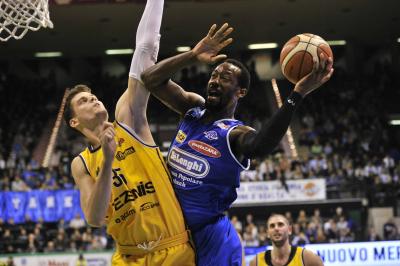 TREVISO 19 11 2017 LNP CAMPIONATO 2017-2018 NUTRIBULLET TREVISO BASKET - VERONA
