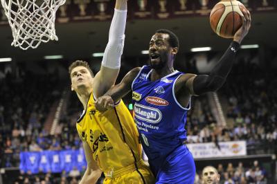 TREVISO 19 11 2017 LNP CAMPIONATO 2017-2018 NUTRIBULLET TREVISO BASKET - VERONA