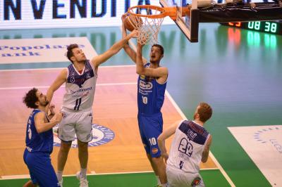 TREVISO 03 12 2017 LNP CAMPIONATO 2017-2018 NUTRIBULLET TREVISO BASKET - FORTITUDO BOLOGNA