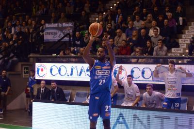 TREVISO 17 12 2017 LNP CAMPIONATO 2017-2018 NUTRIBULLET TREVISO BASKET - RAVENNA