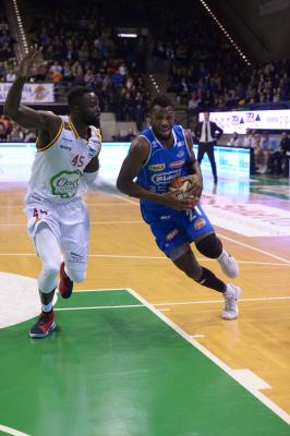 TREVISO 17 12 2017 LNP CAMPIONATO 2017-2018 NUTRIBULLET TREVISO BASKET - RAVENNA