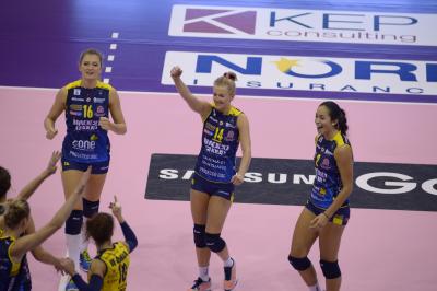 TREVISO 18 12 2017 LEGAVOLLEY CAMPIONATO 2017-2018  PROSECCO DOC IMOCO - SAUGELLA MONZA