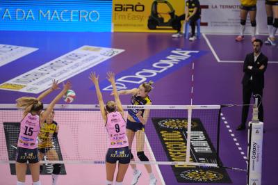 TREVISO 26 12 2017 LEGAVOLLEY CAMPIONATO 2017-2018  PROSECCO DOC IMOCO - POMI