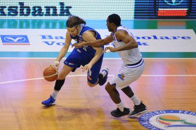 TREVISO 29 12 2017 LNP CAMPIONATO 2017-2018 NUTRIBULLET TREVISO BASKET - ROSETO