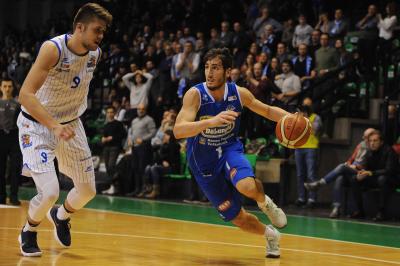 TREVISO 29 12 2017 LNP CAMPIONATO 2017-2018 NUTRIBULLET TREVISO BASKET - ROSETO