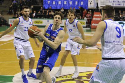 TREVISO 29 12 2017 LNP CAMPIONATO 2017-2018 NUTRIBULLET TREVISO BASKET - ROSETO